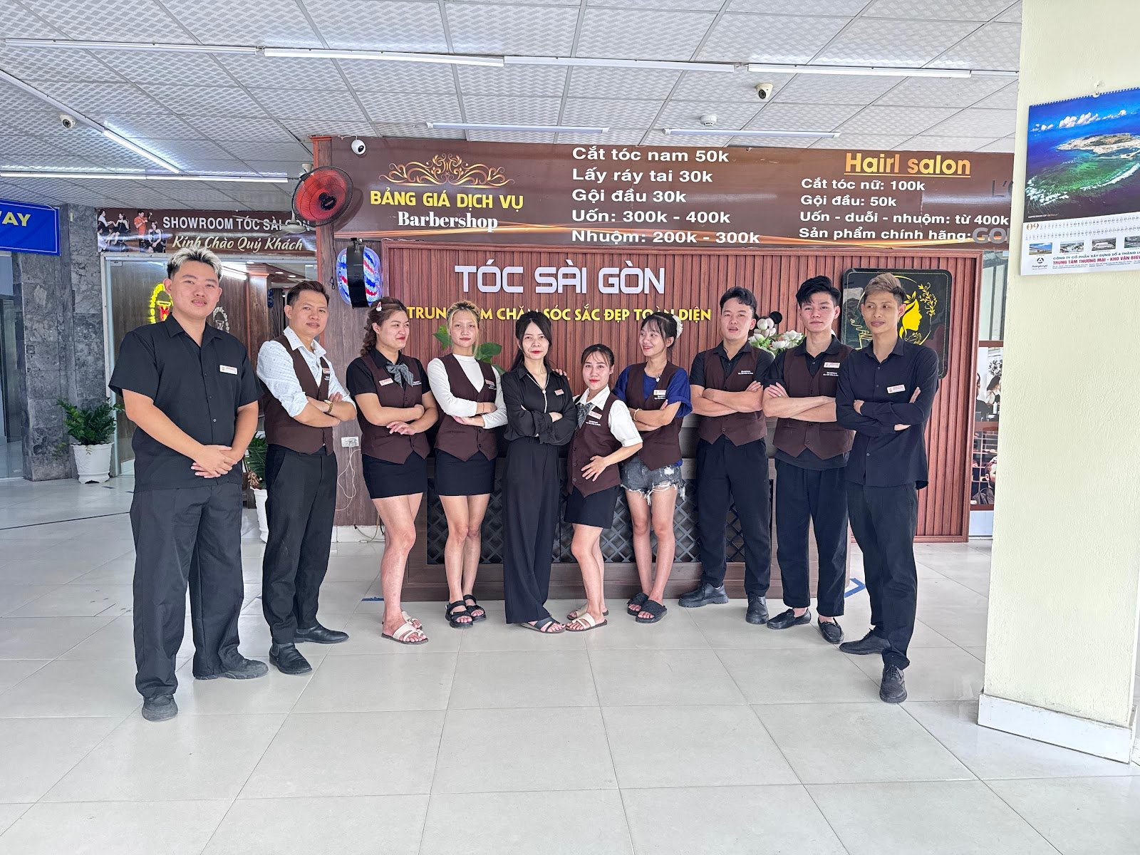 Đội ngũ thợ tại Showroom Tóc Sài Gòn