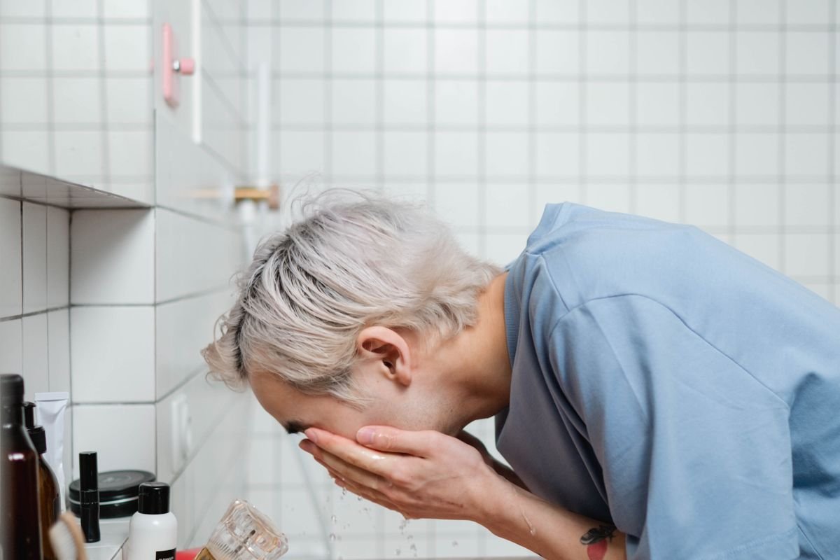 Trị Mụn Ở Nam Giới: Nguyên Nhân và Cách Trị Đúng