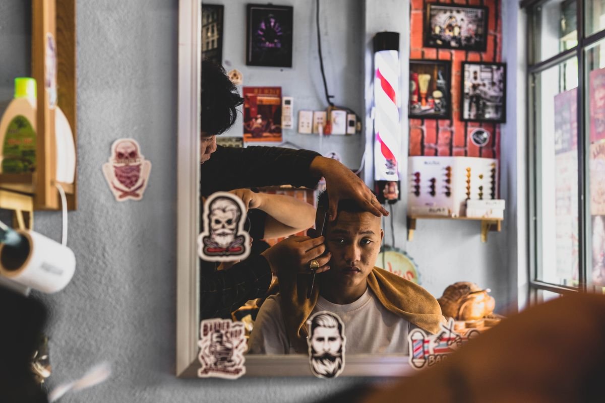 Tóc Mohican Ngắn: Cách Tạo Kiểu và Giữ Form Chuẩn